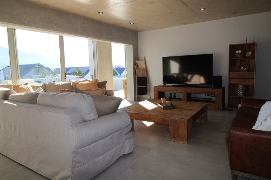 4 Bedroom Property for Sale in Kingswood Golf Estate Western Cape